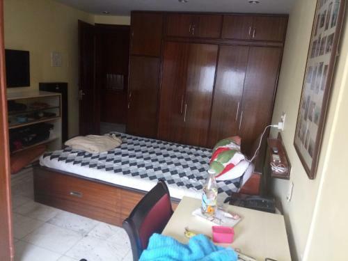 Service Apartment, Park Street, Calcutta
