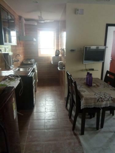 Service Apartment, Park Street, Calcutta