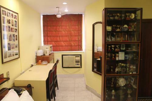Service Apartment, Park Street, Calcutta
