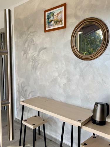 Apartamento Beautiful Quiet Ground Floor Appartment With Pool