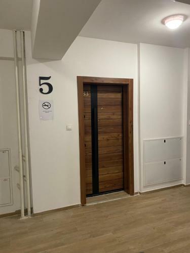 S&m Apartment