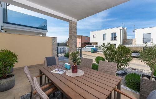 Holiday House Businia With Whirlpool