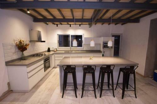 Espaciosa Casa Industrial, Espectacular Ubicaci�n.