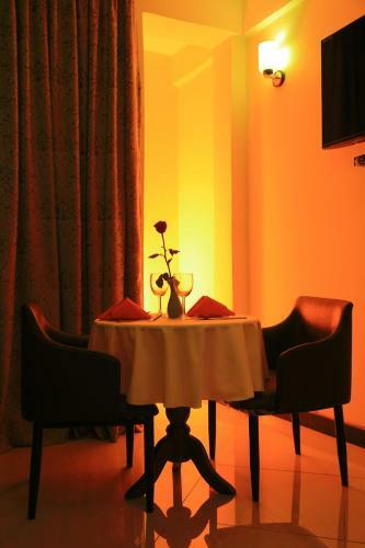 T.m.y Hotel