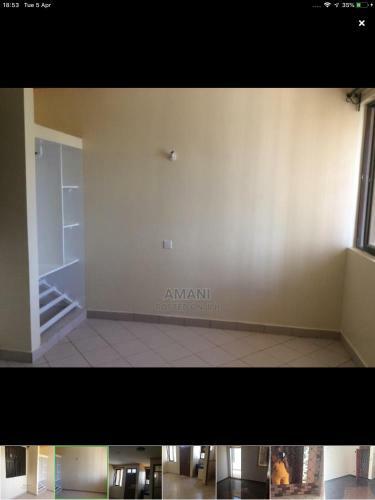 Apartamento Adhil Furnished Bedsitter