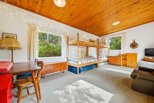 Te Horo Beach Retreat - Te Horo Beach Holiday Home