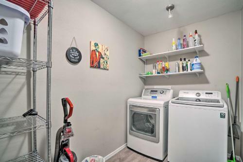 Phoenix Family Home With Pool And Playground!