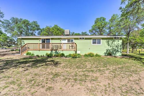 Serene Retreat With Deck, Grill, Trails Nearby!