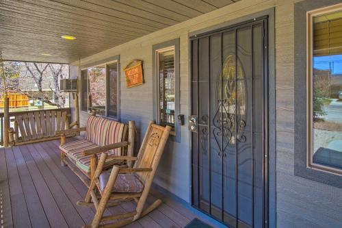 Inviting Big Bear Retreat With Hot Tub And Fire Pit!