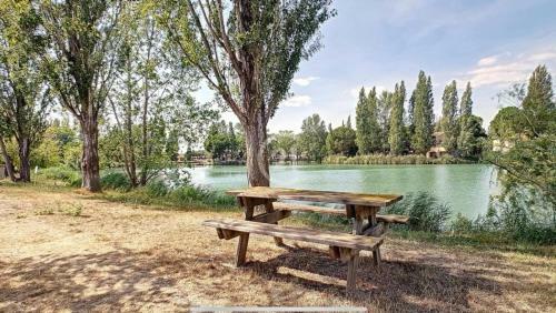 Apartamento Appart Dans R�sidence Avec Piscine � Arles