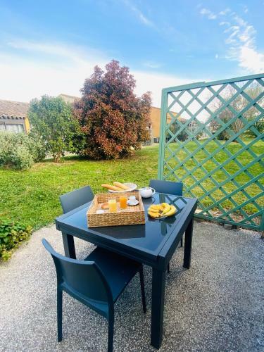 Apartamento Appart Dans R�sidence Avec Piscine � Arles