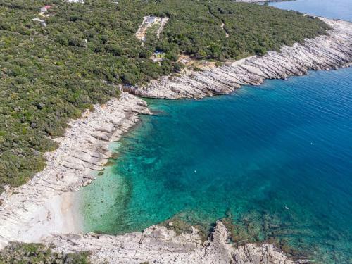 Apartamento Cottage On The Kavran Beach