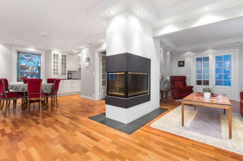 Apartamento Sentrumsn�r Leilighet Med H�y Standard Til Utleie.