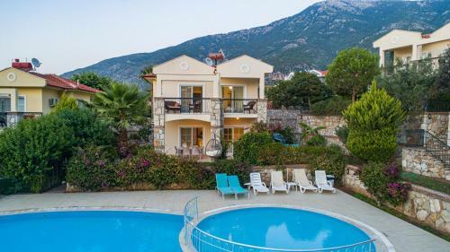 Emerald Villa In �l�deniz