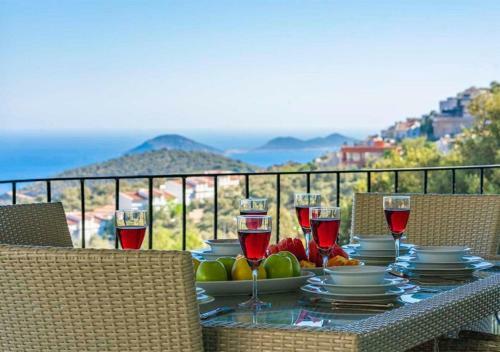 Villa Batum, Kalkan Center