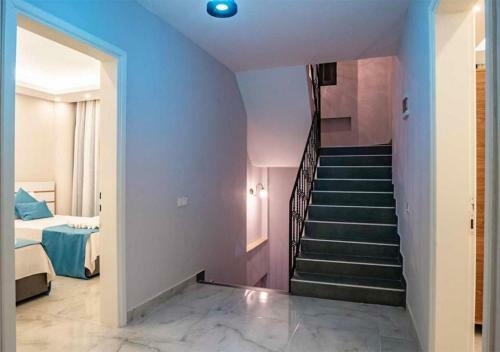Villa Batum, Kalkan Center