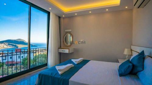 Villa Batum, Kalkan Center