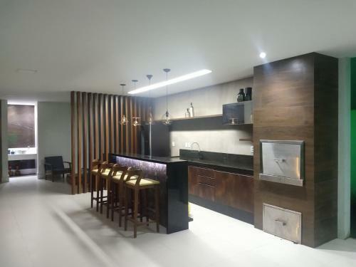 Casa Alto Padr�o 7 Su�tes - Guarajuba