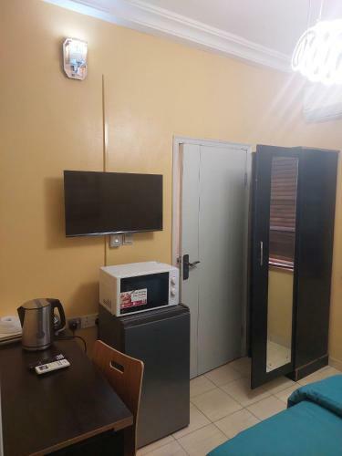 Apartamento Lovely Private Room, Fully Serviced With Swimming Pool