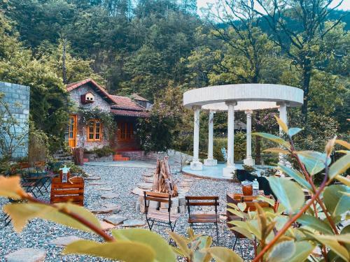 Bed & Breakfast Windmill Sapa Homstay