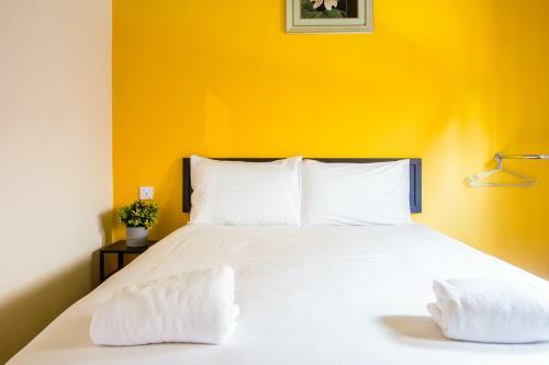 Explore 3br Gardenhouse Retreats (free Parking)