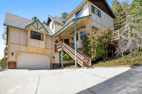 Honey Bear Hideaway