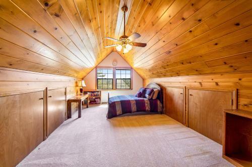 Honey Bear Hideaway