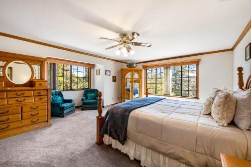 Honey Bear Hideaway