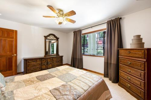 Honey Bear Hideaway