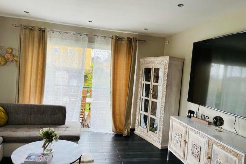 Nice 147 M2 With Garden-terrace-pool And Garage