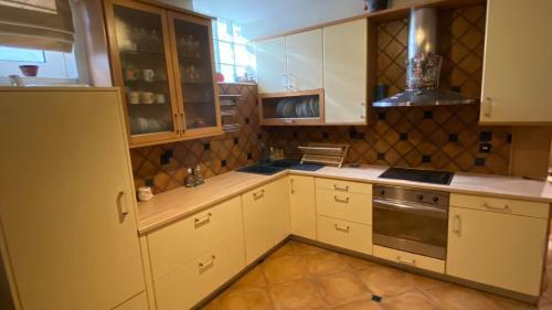 Seaside Family Apartment - Kalamata
