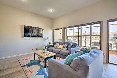 Waterfront Oxnard Escape With Kayaks And Dock!