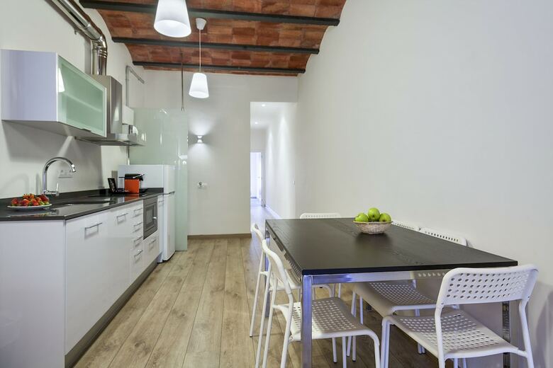 Fira Centric Apartments By Gaiarooms