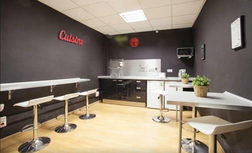 Holidaysbcn Hostel
