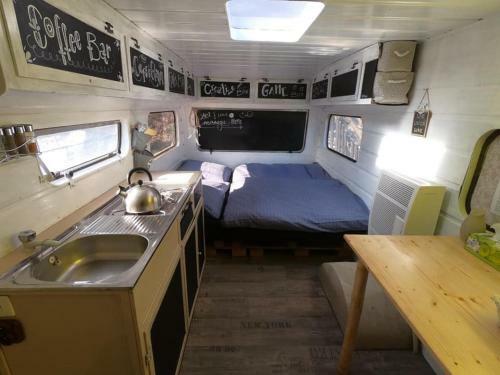 Cozy Caravan Next To Minizoo