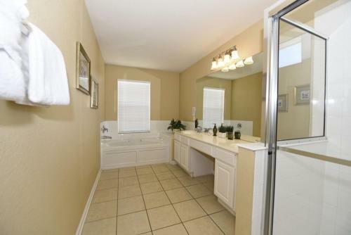 Gorgeous Windsor Hills Hm 2 Miles To Wdw-7825bs