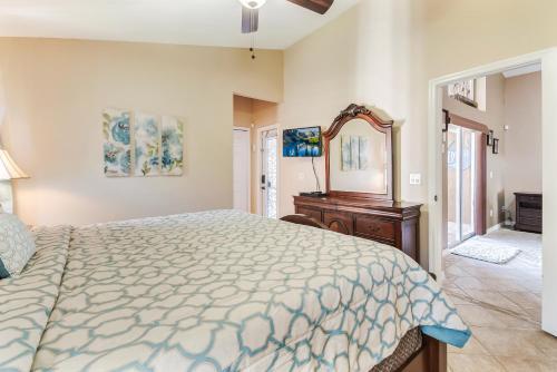 Two Master Bedrooms Pool Home Private Yard