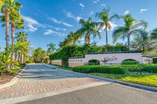 Vc6-106 3 Bedroom Great Location Lakeview