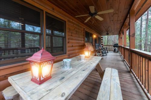 Autumns Hollow - Adorable Rustic Log Cabin Lake View, Pet Friendly