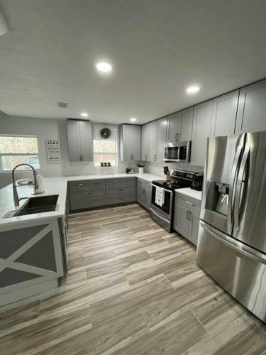 New! Lake House Retreat With Private Dock, Kayaks & Firepit
