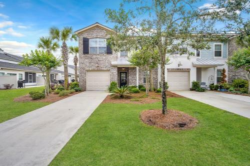 Waterside Retreat - Tons Of Amenities, Close To Everything!