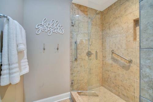 Waterside Retreat - Tons Of Amenities, Close To Everything!