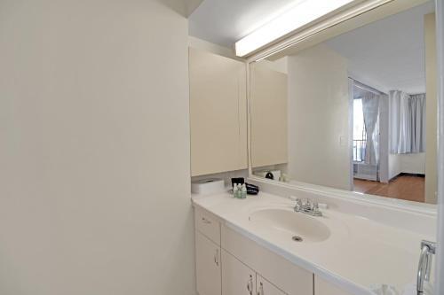 Tower 1 Suite 1408 - Qe Home