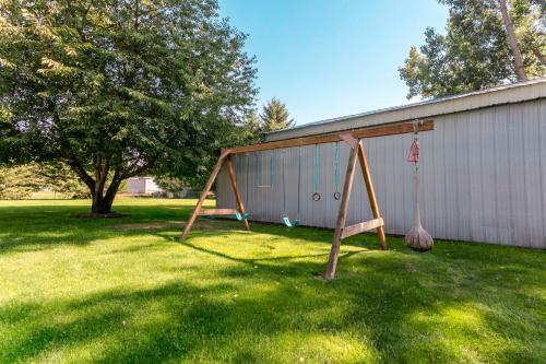 Tranquility Base - Family Fun Modern Farm House