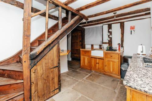 Tudor Cottage ? An Enchanting Unique Stay