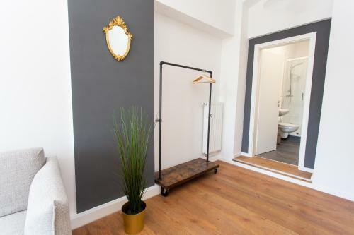 Full House Apartment Hotel