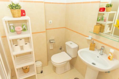 Apartamento Con Piscina Y Garaje En Los Ca�os De Meca.