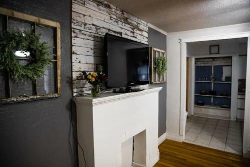Entire Rosy Cozy Perfectly Located Off I-40