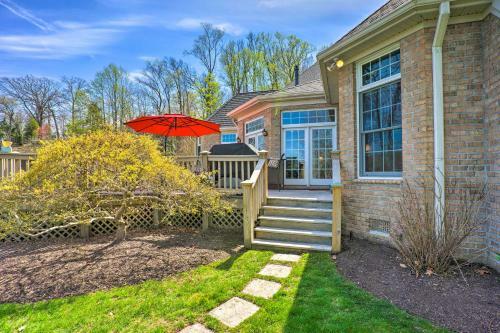 Spacious Chester Home With Yard On James River!