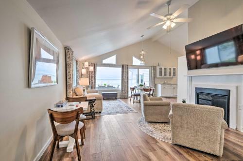 Waterfront Cottage With Private Beach And Deck!